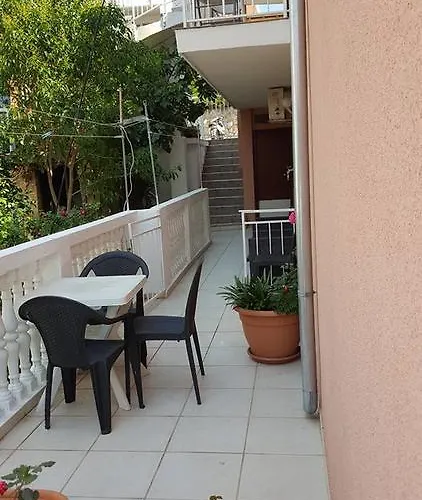 Alissa Guest house