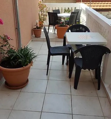 Alissa بيت ضيافة هفار